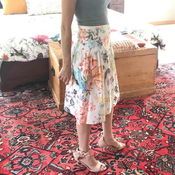 Talbots Dresses & Skirts - 🍎 5/$15 TALBOTS white floral cotton skirt.